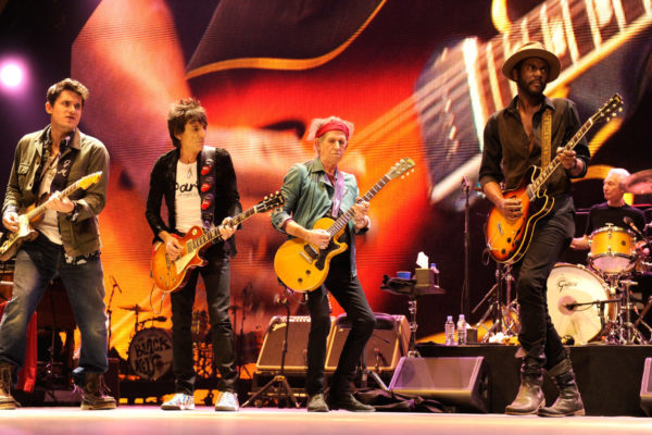 NEWARK, NJ - DECEMBER 15:  John Mayer, Ronnie Wood, Keith Richards of The Rolling Stones and Gary Clark Jr. perform at the Prudential Center on December 15, 2012 in Newark, New Jersey. (Editorial Use Only) The Rolling Stones concert is being telecast live worldwide via pay-per-view at 9pm EST/6pm PST.  (EDITORIAL USE ONLY)  (Photo by Kevin Mazur/WireImage)